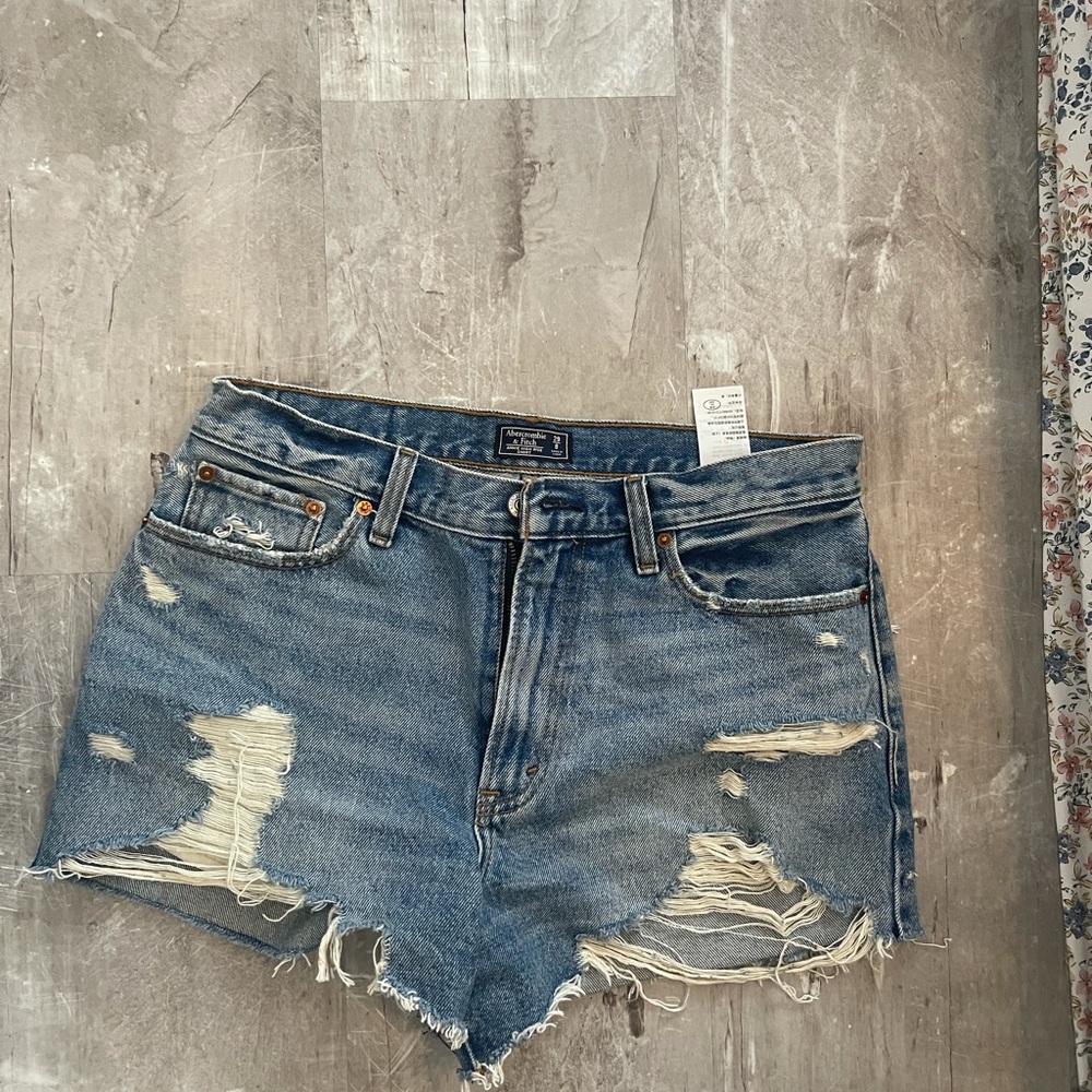 Abercrombie and Fitch high rise short